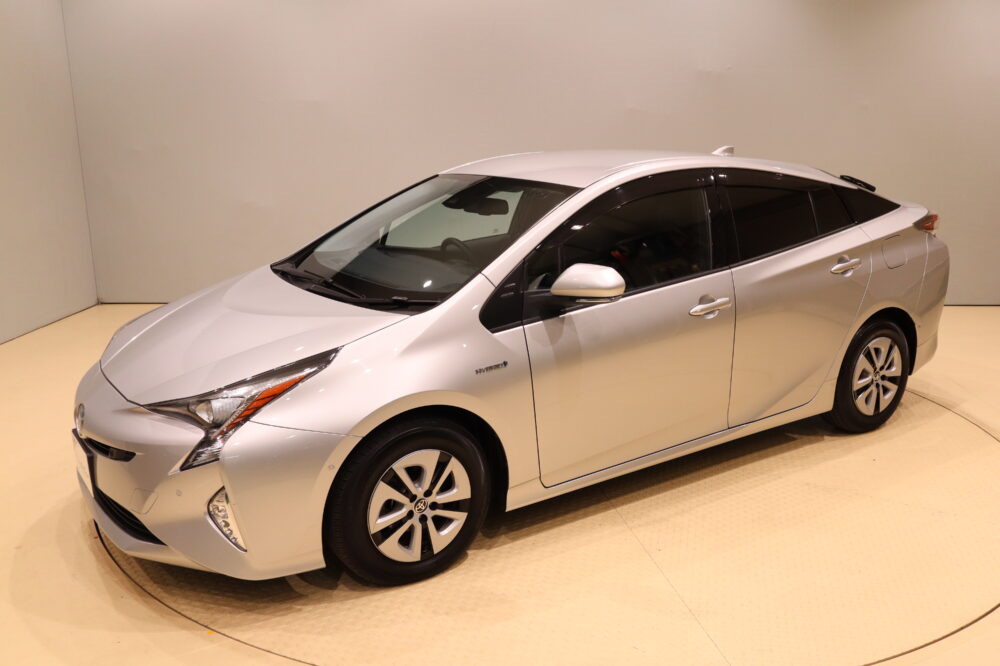 トヨタ プリウス 三重トヨタ自動車 さがそう中古車