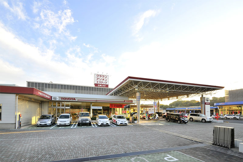 本店 三重トヨタで中古車をサクッとサガソウ